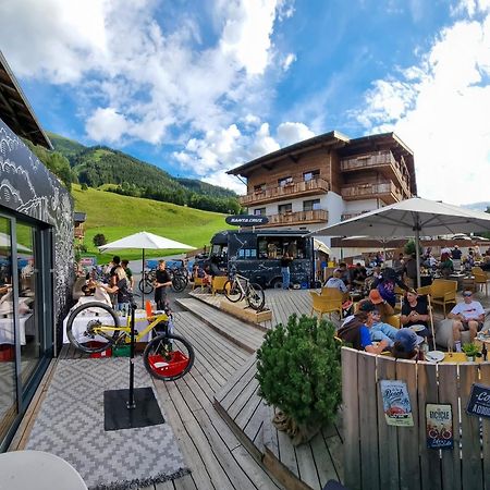 Skill Mountain Lodge - Ski Und Bike Hostel Im Sommer Mit Joker Card Saalbach-Hinterglemm Exterior foto