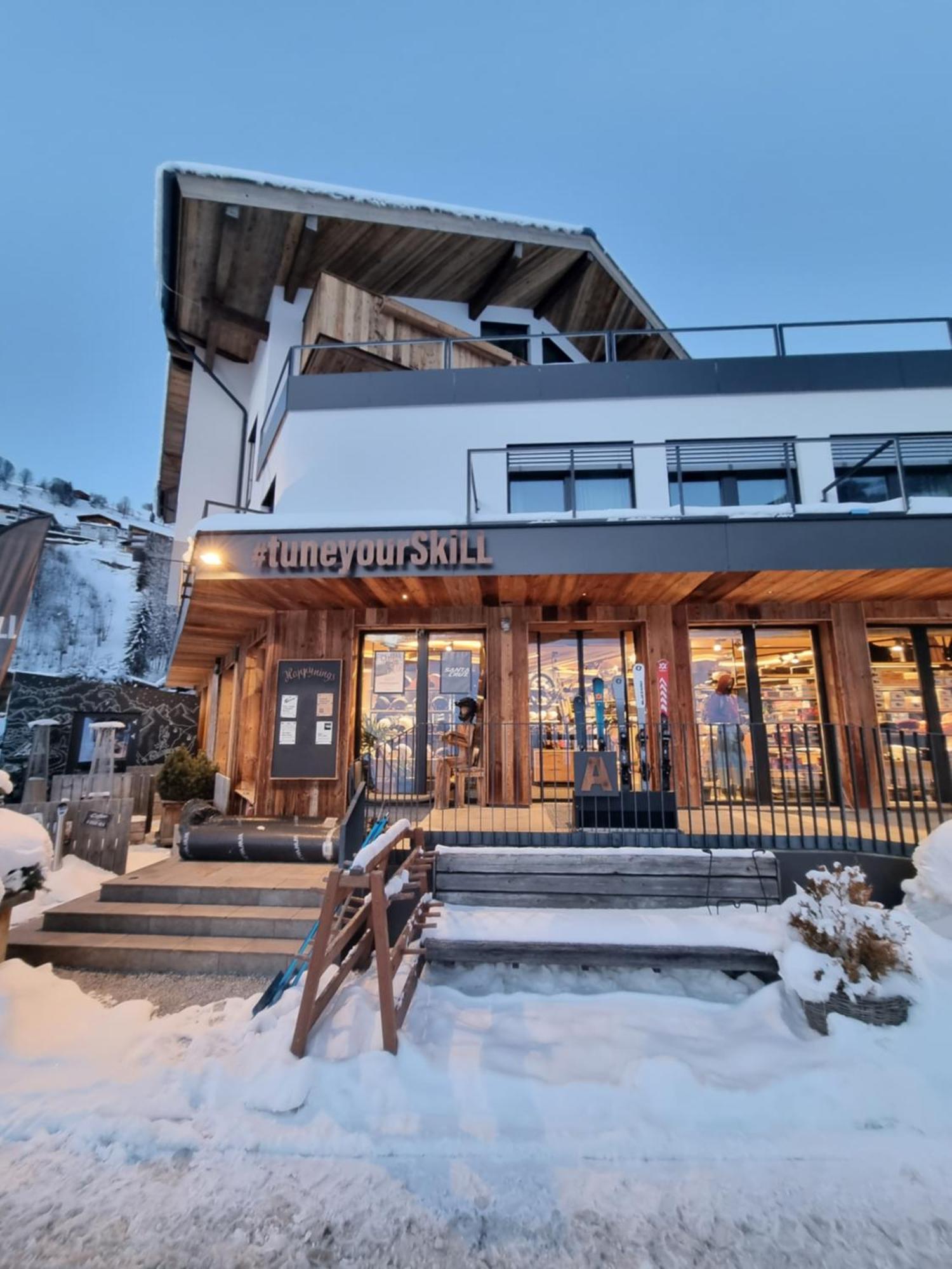 Skill Mountain Lodge - Ski Und Bike Hostel Im Sommer Mit Joker Card Saalbach-Hinterglemm Exterior foto